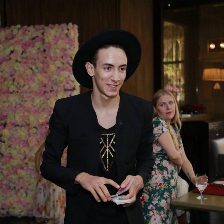 wedding magician